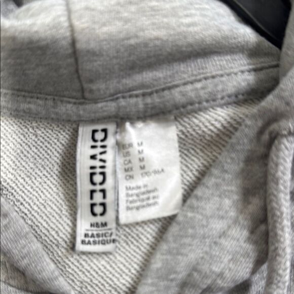 H&M Zipper Hoodie. - Picture 4 of 5
